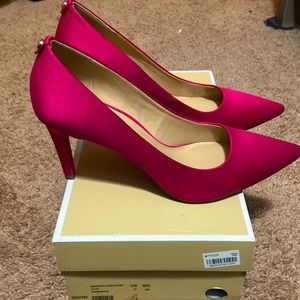 Beautiful satin pumps